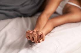 Virginity Lost: “ভার্জিনিটি” হেৰুওৱাৰ সঠিক বয়স কিমান? পুৰুষসকলে ভালদৰে জানে…! মহিলাসকল, বিশেষজ্ঞসকলে কি কয়?
