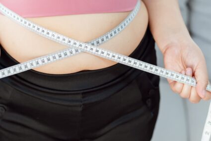 Weight Loss Tips: ১ টকাৰো নহ’ব প্ৰয়োজন! মাত্ৰ শোৱাৰ আগতে কৰক এই সৰু কাম। কেজিয়ে কেজিয়ে কমাব পাৰিব শৰীৰৰ ওজন…
