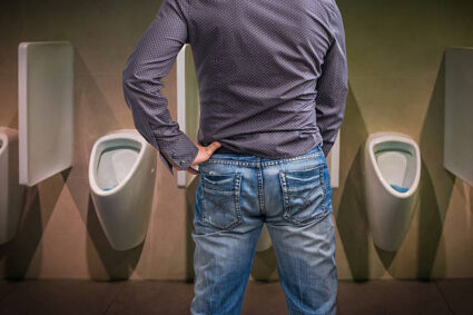 Urine Per Day for Normal Men: সুস্থ মানুহে দিনে কেইবাৰ প্ৰস্বাৱ কৰা উচিত? ৰোগৰ লক্ষণ জানিব কিদৰে?